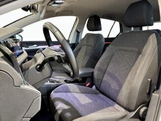 Volkswagen Golf 2023 - Image 14