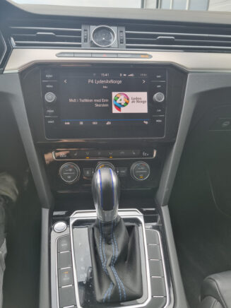 Volkswagen Passat 2019 - Image 2